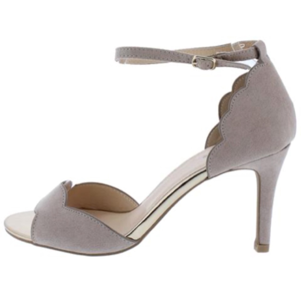 Cullen Taupe Scallop Kitten Heels, 8
